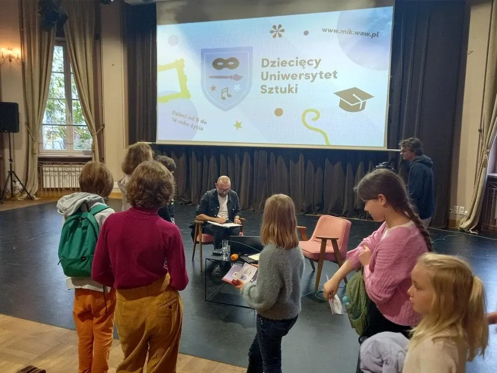 07-dus-dzieciecy-uniwersytet-sztuki-fot-m-szabelewska-min.jpg